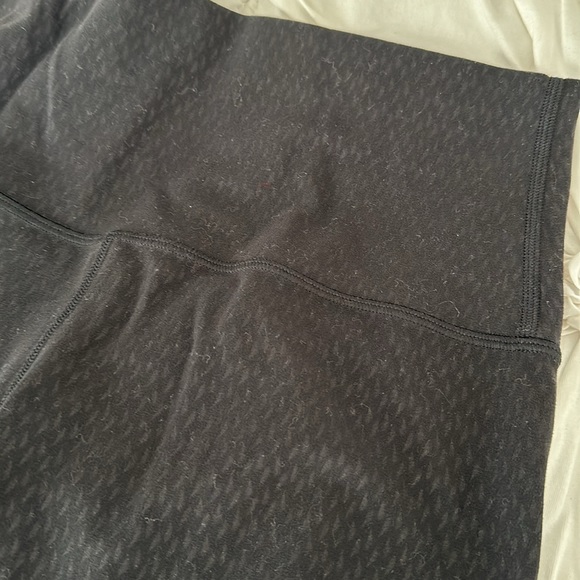 Lulu lemon women’s leggings - Picture 2 of 3